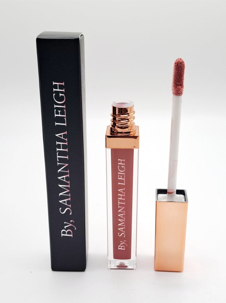 By Night Luxurious Lip Gloss